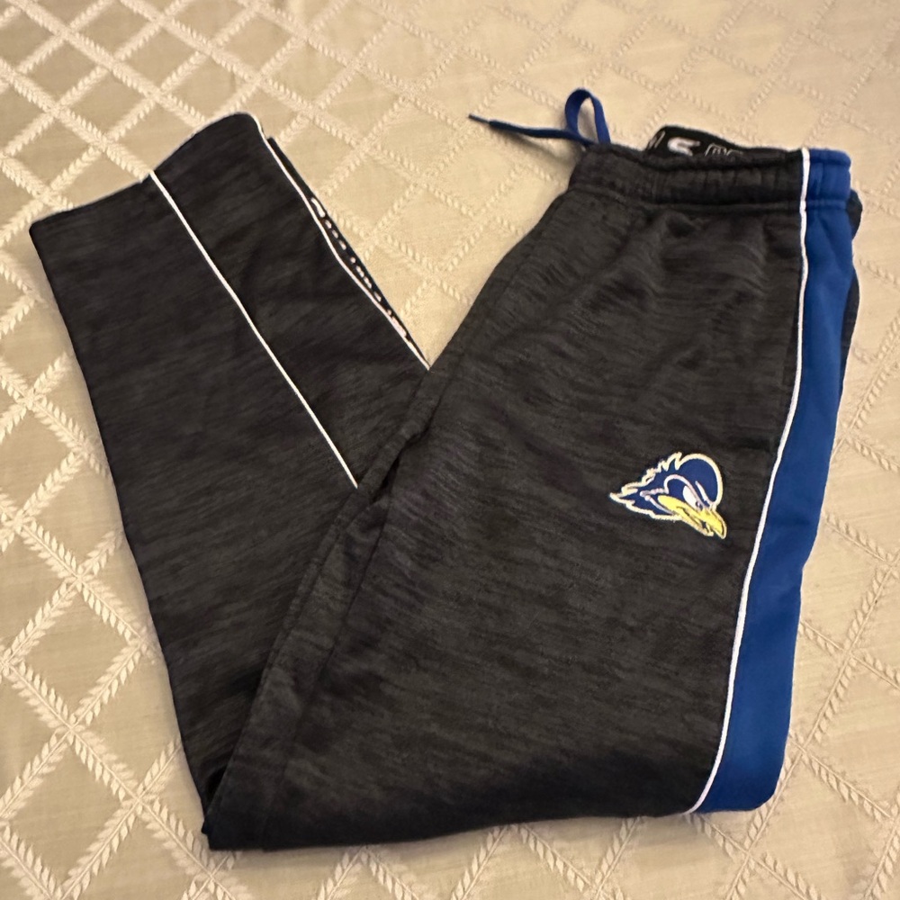 University of Delaware Colosseum Youth Athletic Pants with Pockets